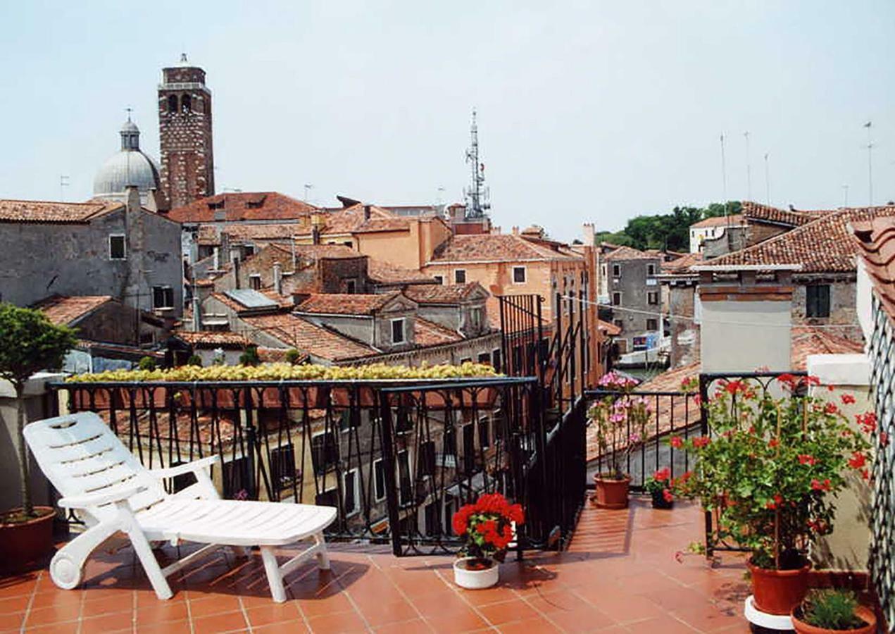 Hotel Le Mansarde Deluxe Venecia Exterior foto